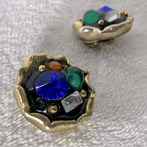 Vintage Handmade Round Plastic  Bejewelled Clip On Earrings - Picture 5 of 10